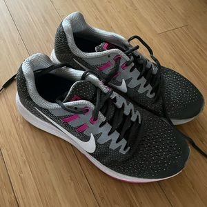 Nike running sneakers great condition size 8